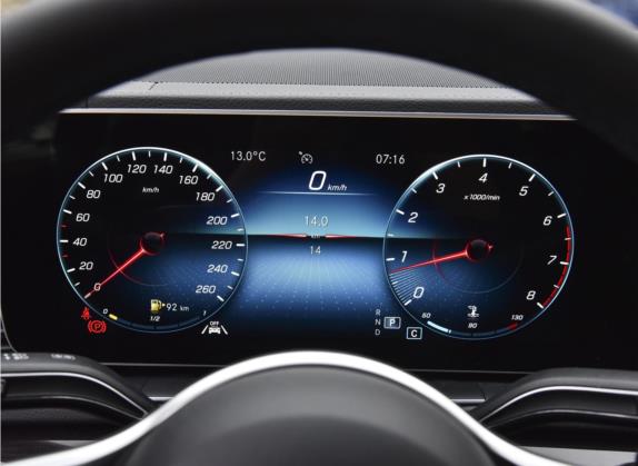 奔驰GLE 2022款 GLE 350 4MATIC 时尚型 中控类   仪表盘