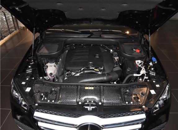奔驰GLE 2022款 GLE 350 4MATIC 动感型 其他细节类   发动机舱