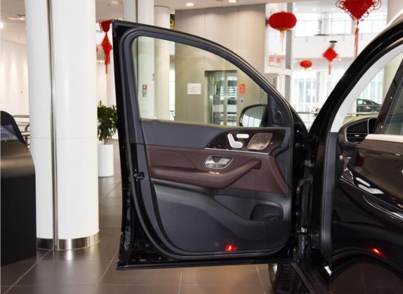 奔驰GLE 2022款 GLE 350 4MATIC 动感型 车厢座椅   前门板
