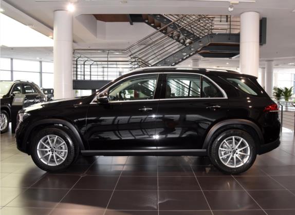 奔驰GLE 2022款 GLE 350 4MATIC 动感型 外观   正侧