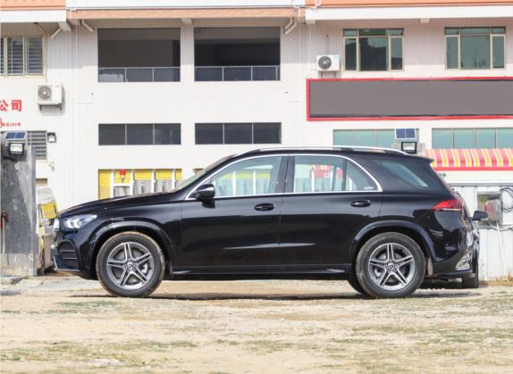 奔驰GLE 2022款 GLE 450 4MATIC 动感型 外观   正侧