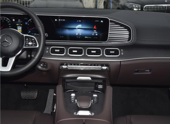 奔驰GLE 2022款 GLE 450 4MATIC 豪华型 中控类   中控台