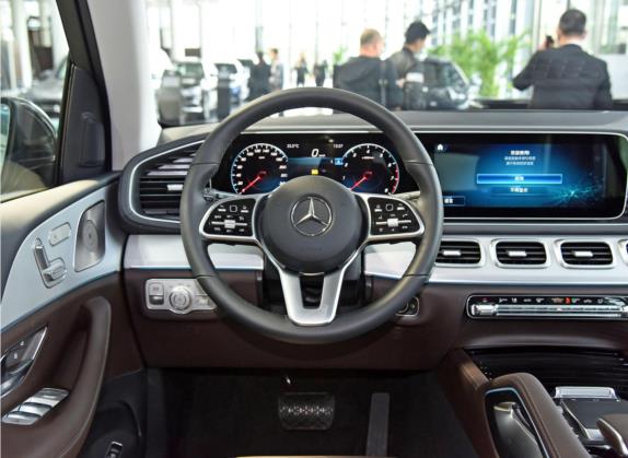 奔驰GLE 2022款 改款 GLE 350 4MATIC 动感型 中控类   驾驶位