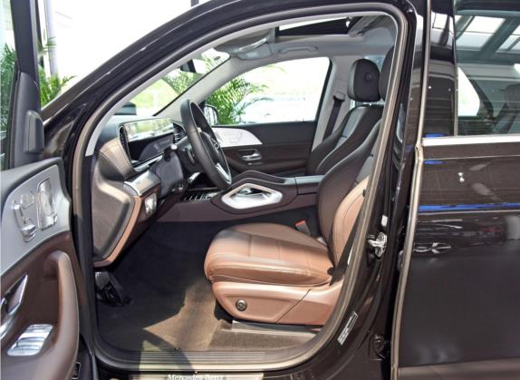 奔驰GLE 2022款 改款 GLE 350 4MATIC 动感型 车厢座椅   前排空间