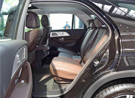 奔驰GLE 2022款 改款 GLE 350 4MATIC 动感型 车厢座椅   后排空间