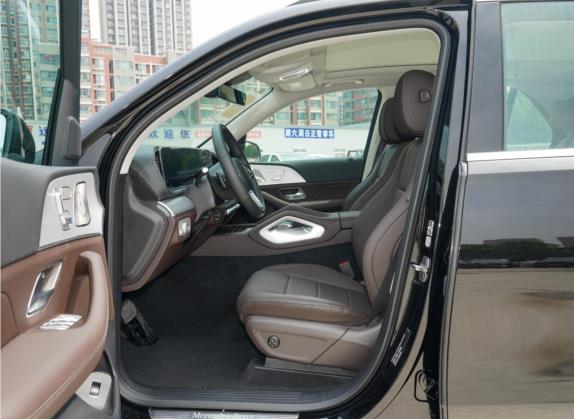 奔驰GLE 2022款 改款 GLE 450 4MATIC 动感型 车厢座椅   前排空间