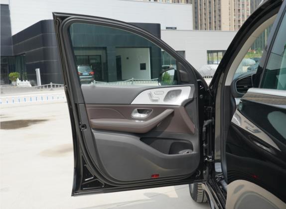 奔驰GLE 2022款 改款 GLE 450 4MATIC 动感型 车厢座椅   前门板