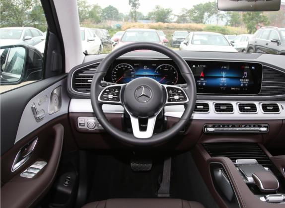 奔驰GLE 2022款 改款 GLE 450 4MATIC 时尚型 中控类   驾驶位