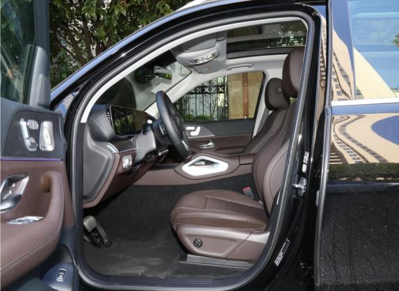 奔驰GLE 2022款 改款 GLE 450 4MATIC 豪华型 车厢座椅   前排空间