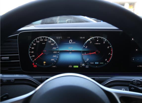 奔驰GLE 2022款 改款 GLE 450 4MATIC 豪华型 中控类   仪表盘