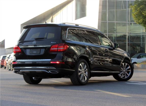 奔驰GLS 2016款 GLS 350d 4MATIC 外观   斜后