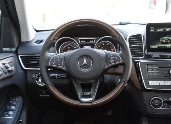 奔驰GLS 2016款 GLS 500 4MATIC 中控类   驾驶位