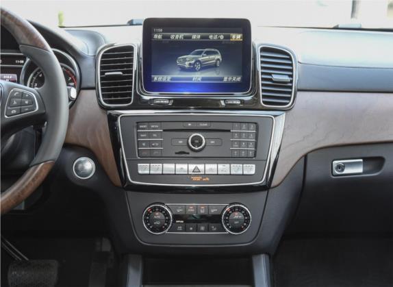 奔驰GLS 2016款 GLS 500 4MATIC 中控类   中控台