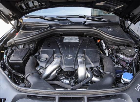 奔驰GLS 2016款 GLS 500 4MATIC 其他细节类   发动机舱