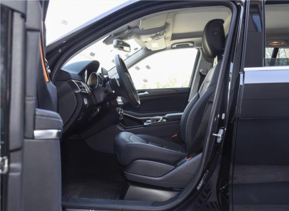 奔驰GLS 2016款 GLS 500 4MATIC 车厢座椅   前排空间