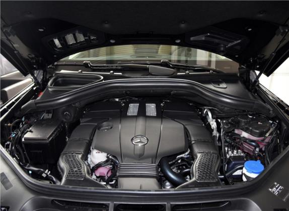 奔驰GLS 2016款 GLS 400 4MATIC动感型 其他细节类   发动机舱