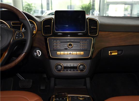 奔驰GLS 2016款 GLS 400 4MATIC豪华型 中控类   中控台