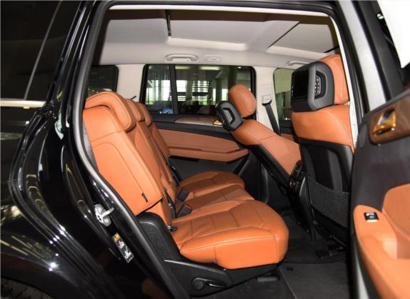 奔驰GLS 2016款 GLS 400 4MATIC豪华型 车厢座椅   后排空间
