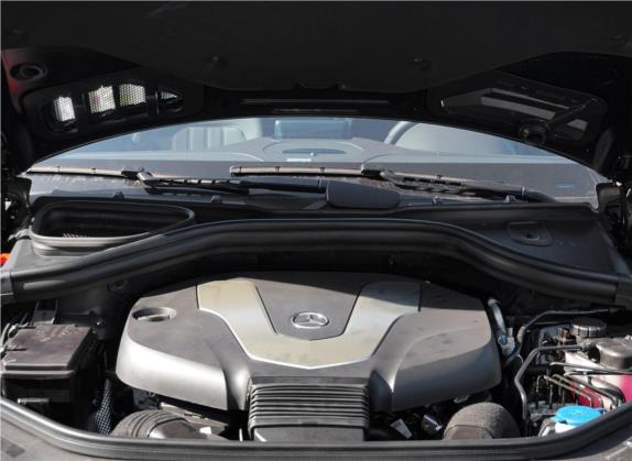 奔驰GLS 2017款 GLS 350d 4MATIC 其他细节类   发动机舱