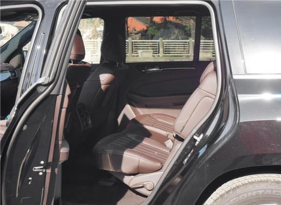 奔驰GLS 2017款 GLS 350d 4MATIC 车厢座椅   后排空间