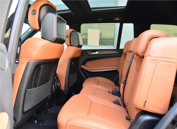 奔驰GLS 2017款 GLS 500 4MATIC 车厢座椅   后排空间