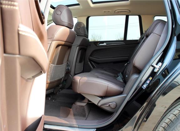 奔驰GLS 2018款 GLS 350d 4MATIC 车厢座椅   后排空间