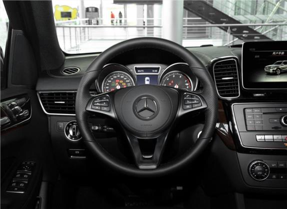 奔驰GLS 2018款 GLS 400 4MATIC动感型 中控类   驾驶位