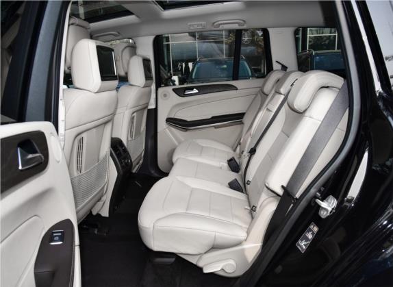 奔驰GLS 2018款 GLS 500 4MATIC 车厢座椅   后排空间
