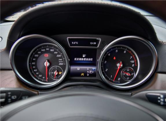 奔驰GLS 2018款 改款 GLS 500 4MATIC 中控类   仪表盘