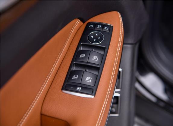 奔驰GLS 2018款 改款 GLS 500 4MATIC 车厢座椅   门窗控制