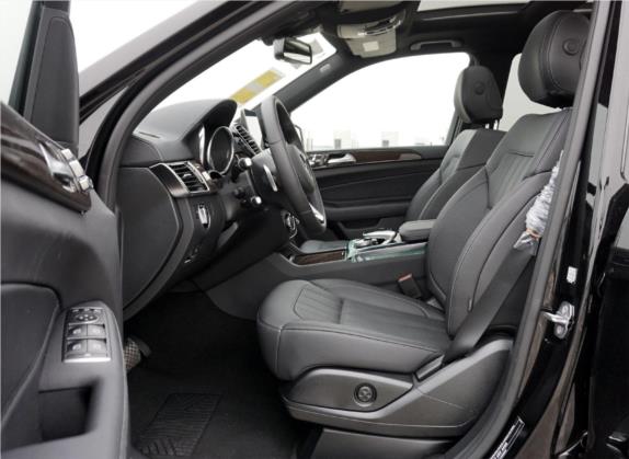 奔驰GLS 2019款 GLS 400 4MATIC动感型臻藏版 车厢座椅   前排空间