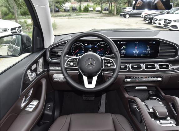 奔驰GLS 2021款 改款 GLS 450 4MATIC 时尚型 中控类   驾驶位