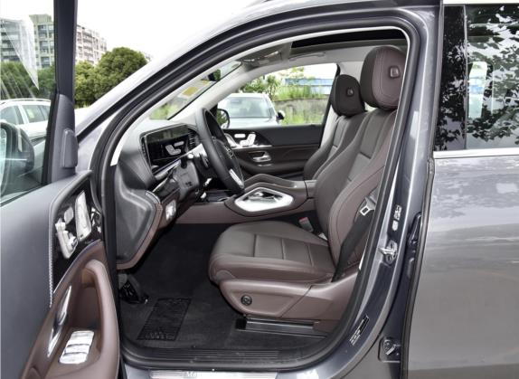 奔驰GLS 2021款 改款 GLS 450 4MATIC 时尚型 车厢座椅   前排空间