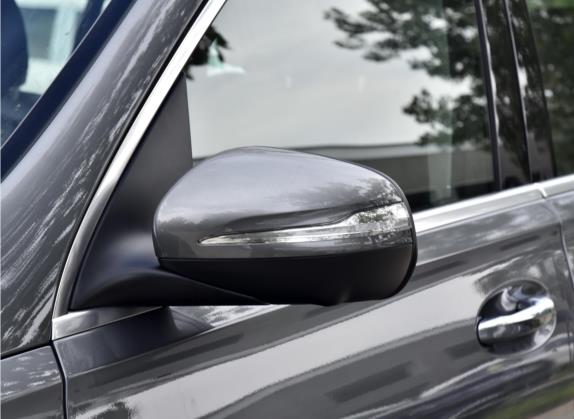 奔驰GLS 2021款 改款 GLS 450 4MATIC 时尚型 外观细节类   外后视镜
