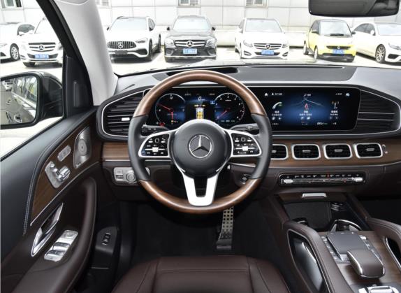 奔驰GLS 2021款 改款 GLS 450 4MATIC 豪华型 中控类   驾驶位