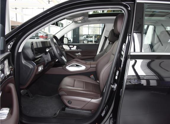 奔驰GLS 2022款 GLS 450 4MATIC 时尚型 车厢座椅   前排空间