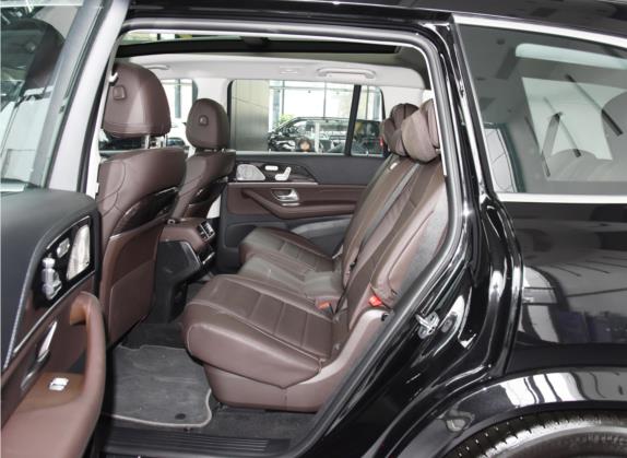 奔驰GLS 2022款 GLS 450 4MATIC 时尚型 车厢座椅   后排空间