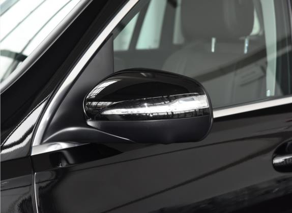 奔驰GLS 2022款 GLS 450 4MATIC 时尚型 外观细节类   外后视镜