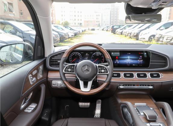 奔驰GLS 2022款 GLS 450 4MATIC 豪华型 中控类   驾驶位