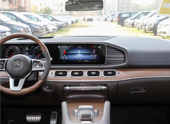 奔驰GLS 2022款 GLS 450 4MATIC 豪华型 中控类   中控台