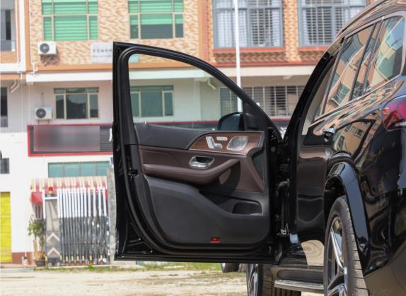奔驰GLS 2022款 GLS 450 4MATIC 豪华型 车厢座椅   前门板