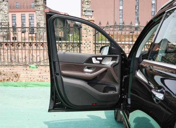 奔驰GLS 2022款 改款 GLS 450 4MATIC 时尚型 车厢座椅   前门板