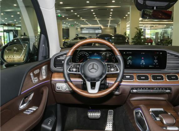 奔驰GLS 2022款 改款 GLS 450 4MATIC 豪华型 中控类   驾驶位