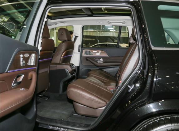 奔驰GLS 2022款 改款 GLS 450 4MATIC 豪华型 车厢座椅   后排空间