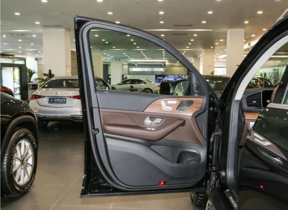 奔驰GLS 2022款 改款 GLS 450 4MATIC 豪华型 车厢座椅   前门板