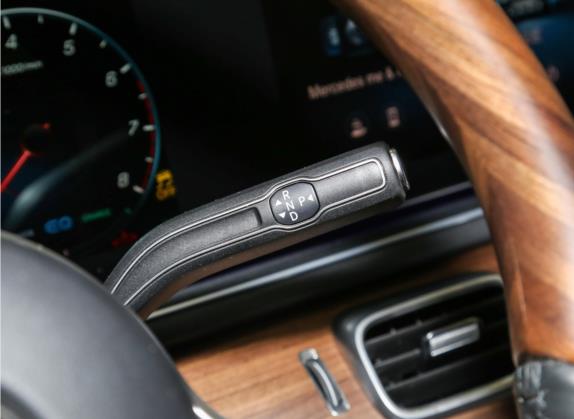奔驰GLS 2022款 改款 GLS 450 4MATIC 豪华型 中控类   挡把