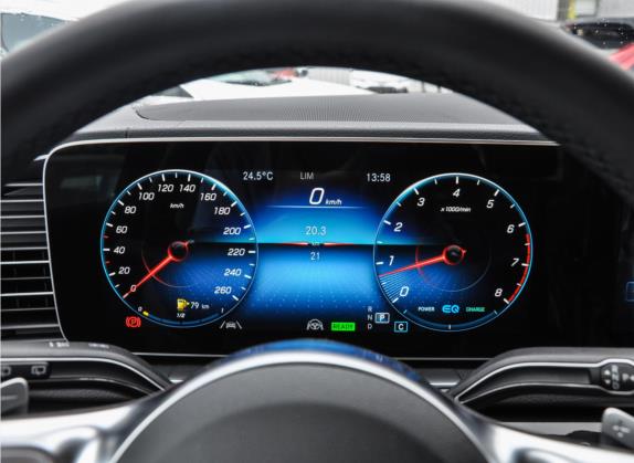 奔驰GLS 2022款 改款二 GLS 450 4MATIC 时尚型 中控类   仪表盘