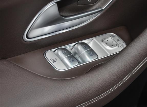 奔驰GLS 2022款 改款二 GLS 450 4MATIC 时尚型 车厢座椅   门窗控制