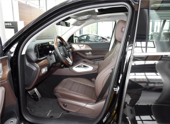 奔驰GLS 2022款 改款二 GLS 450 4MATIC 豪华型 车厢座椅   前排空间