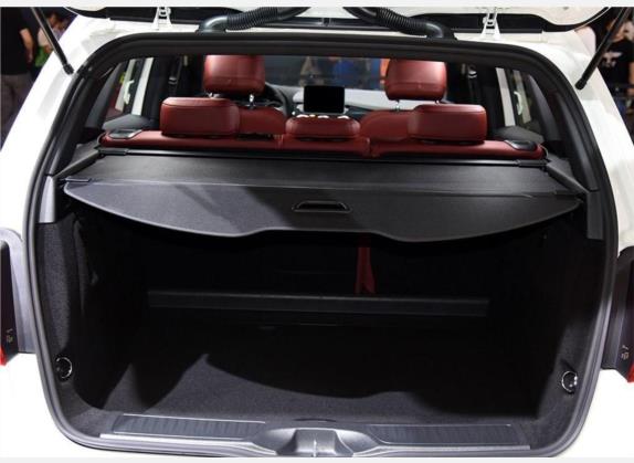 奔驰B级 2016款 B 200 臻藏版 车厢座椅   后备厢